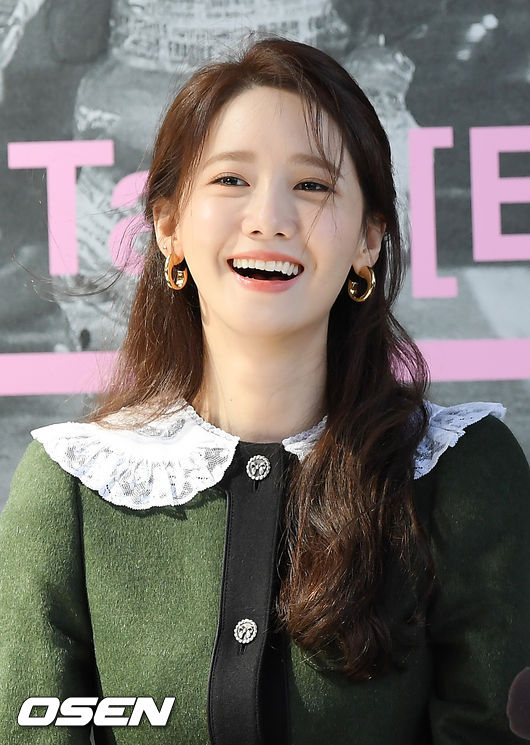 4일 오후 부산 해운대구 영화의 전당에서 ‘제24회 부산국제영화제’ 영화 '엑시트' 오픈토크 행사가 열렸다.  배우 임윤아가 무대 위에서 미소짓고 있다. /rumi@osen.co.kr