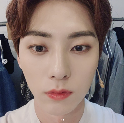 황민현 SNS