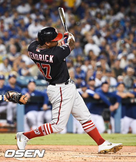 1회초 1사 만루 워싱턴 켄트릭이 선취 1타점 적시타를 날리고 있다. / soul1014@osen.co.kr