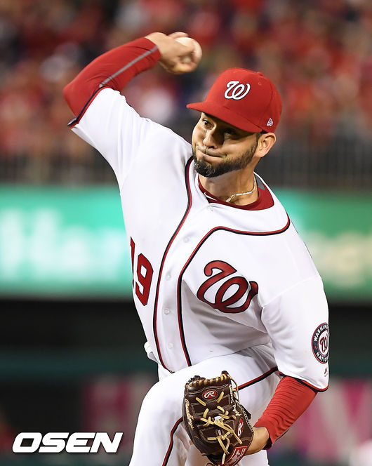 7일(한국시간) 미국 워싱턴 D.C. 내셔널스 파크에서  2019 MLB 포스트시즌 내셔널리그 디비전시리즈(NLDS) 워싱턴 내셔널스와 LA의 다저스의 3차전이 진행됐다.4회초 워싱턴 선발투수 아니발 산체스가 역투하고 있다. /soul1014@osen.co.kr