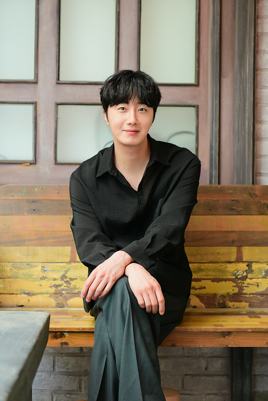 [사진=제이원인터내셔널 제공] '신상출시 편스토랑' 출연을 확정한 배우 정일우.