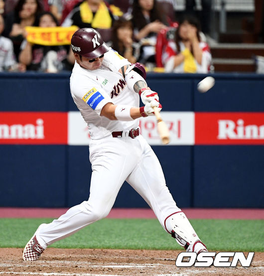 8회말 1사 1루에서 키움 박병호가 투런포를 날리고 있다.  /jpnews@osen.co.kr