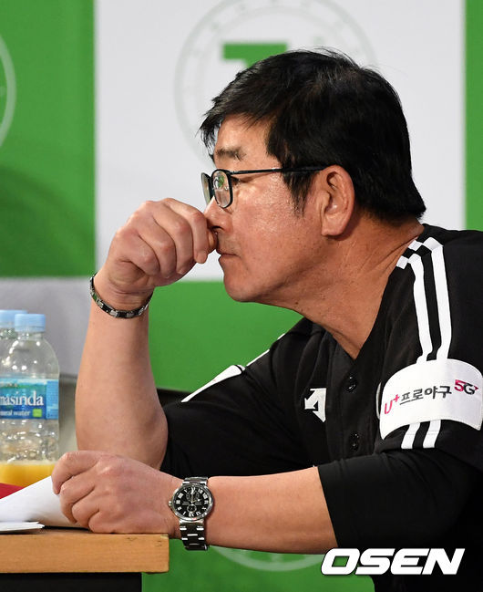 [OSEN=고척돔, 손용호 기자] LG 트윈스 류중일 감독이 경기를 지켜보고 있다. /spjj@osen.co.kr