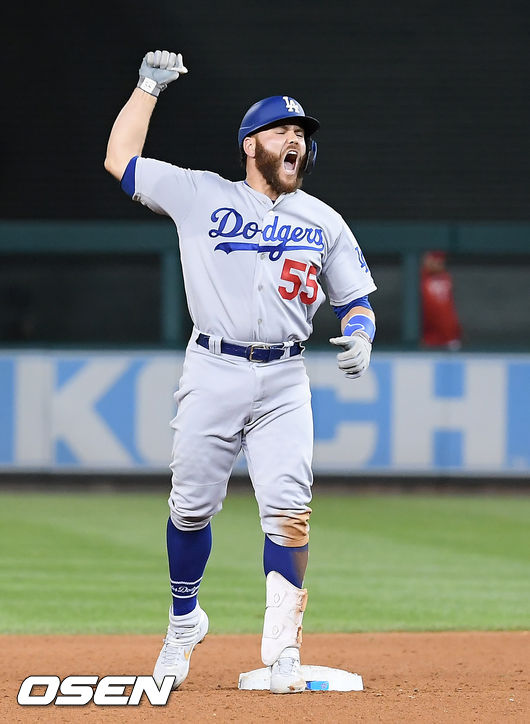 7일(한국시간) 미국 워싱턴 D.C. 내셔널스 파크에서  2019 MLB 포스트시즌 내셔널리그 디비전시리즈(NLDS) 워싱턴 내셔널스와 LA의 다저스의 3차전이 진행됐다.6회초 2사 1,3루 LA 마틴이 역전 적시타를 치고 환호하고 있다. /soul1014@osen.co.kr