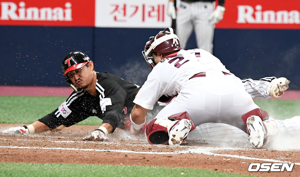 3회초 1사 2,3루에서 LG 박용택이 정주현의 1루땅볼에 홈에서 태그아웃 당하고 있다. 키움 포수는 박동원.  /jpnews@osen.co.kr