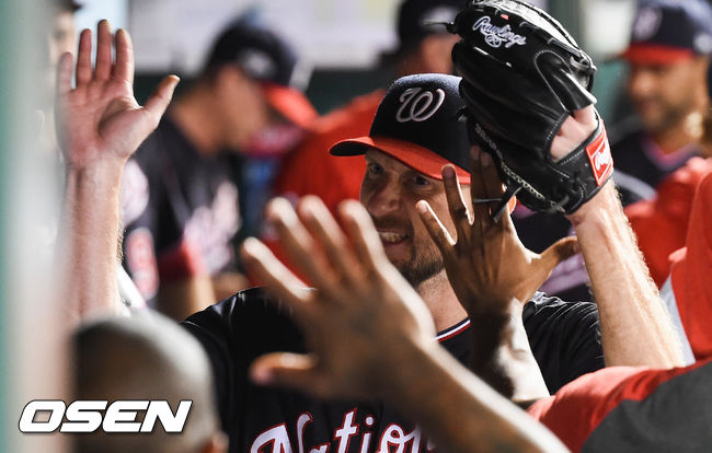 7회초 만루위기를 무실점을 막은 워싱턴 슈어저가 환호하고 있다. /soul1014@osen.co.kr