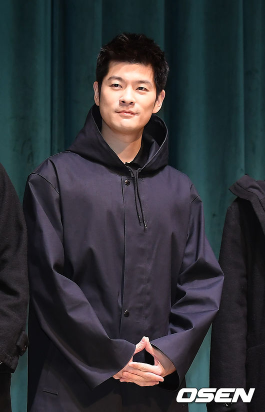 장기하와 얼굴들의 정규 5집 'mono' 앨범 발매 기념 음악감상회가 1일 오후 서울 여의도 위워크 여의도역점에서 진행됐다.  장기하가 포토타임을 갖고 있다. / youngrae@osen.co.kr