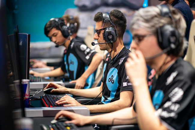 라이엇 게임즈 플리커.