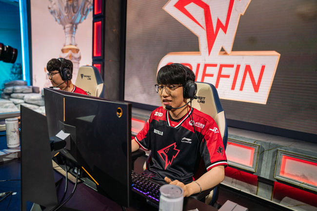 라이엇 게임즈 플리커.