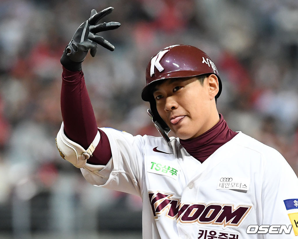 5회말 2사 1,2루에서 키움 송성문이 우전 2타점 적시타를 치고 환호하고 있다. /sunday@osen.co.kr