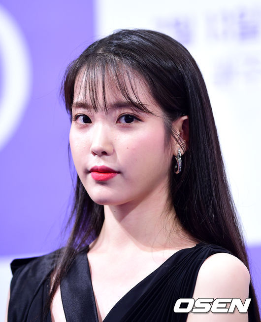 배우 이지은이 참석해 간담회를 하며 미소짓고 있다. /jpnews@osen.co.kr