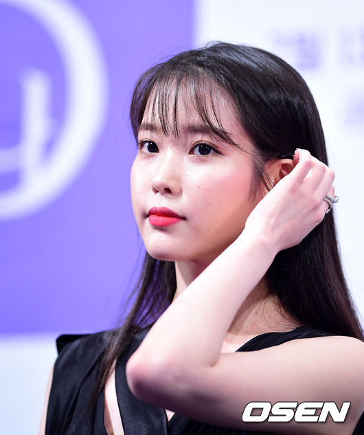 배우 이지은이 참석해 간담회를 하며 미소짓고 있다. /jpnews@osen.co.kr