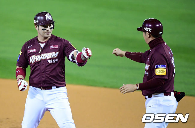 1회초 2사 2루에서 키움 박병호가 선제 1타점 적시타를 날리고 기뻐하고 있다. /jpnews@osen.co.kr