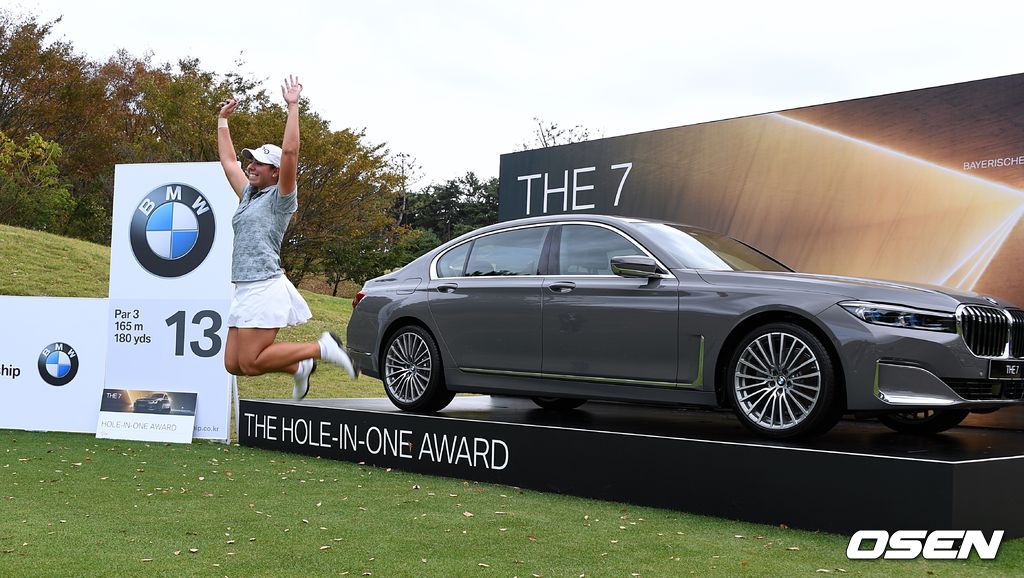 미국의 크리스틴 길먼이 생애 첫 홀인원으로 BMW 7시리즈를 부상으로 챙겼다.