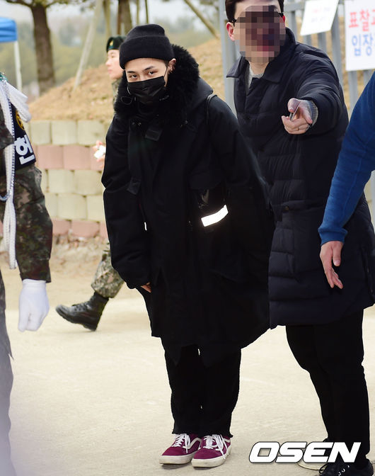 지드래곤이 입소대로 향하고 있다. /pjmpp@osen.co.kr