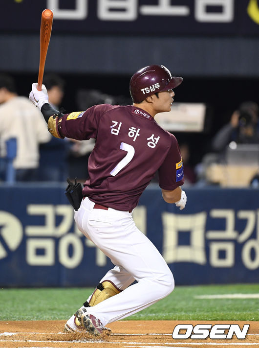 1회초 1사에서 키움 김하성이 중전안타를 치고 있다. /sunday@osen.co.kr