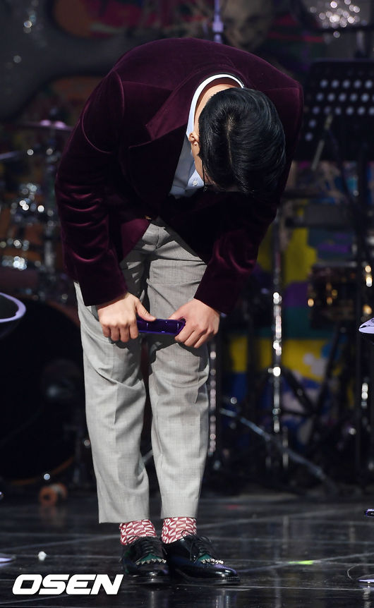 MC몽이 고개숙여 인사를 하고 있다./rumi@osen.co.kr