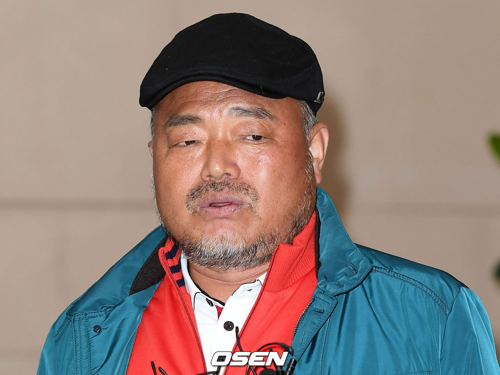 가수 김흥국이 인터뷰를 하고 있다./sunday@osen.co.kr