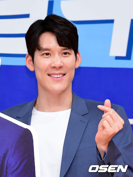 수영선수 박태환이 포토타임을 하고 있다. /jpnews@osen.co.kr