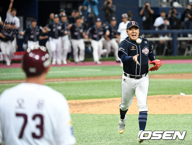 두산 배영수가 경기를 마무리하고 있다. /sunday@osen.co.kr