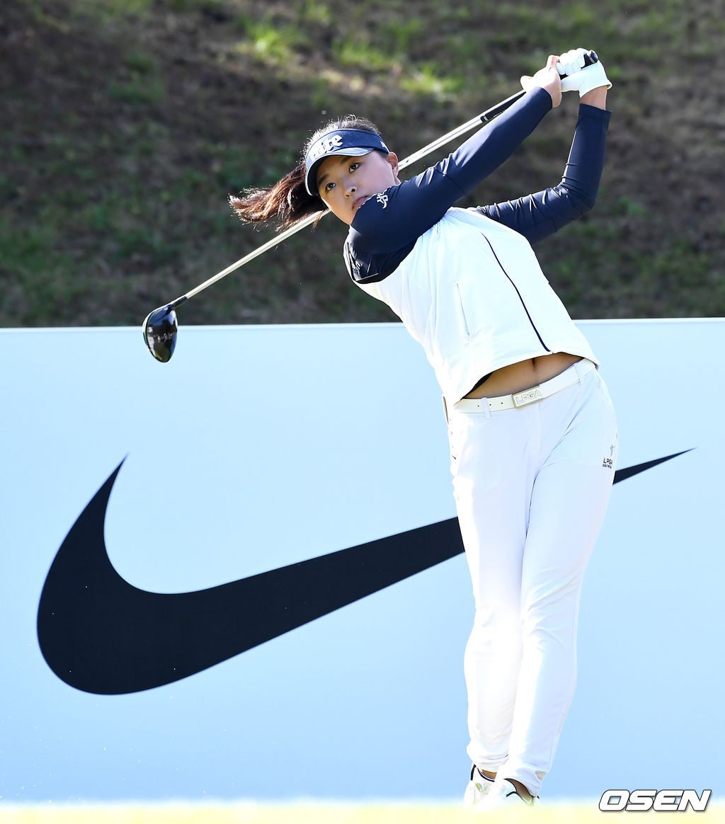 고진영이 2번홀 티샷을 날리고 있다. /dreamer@osen.co.kr