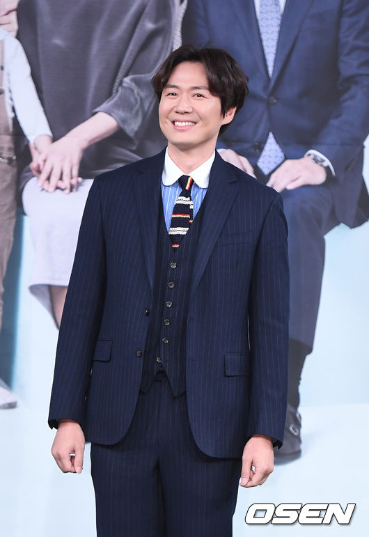 배우 연정훈이 11일 오후 서울 마포구 상암동 MBC 골든마우스홀에서 열린 MBC 드라마 '내 사랑 치유기' 제작발표회에 참석해 포토타임을 갖고 있다. / youngrae@osen.co.kr