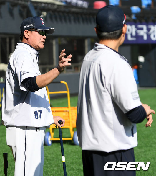[사진] 박철우 2군 감독(좌)-박세혁(우) / OSEN DB