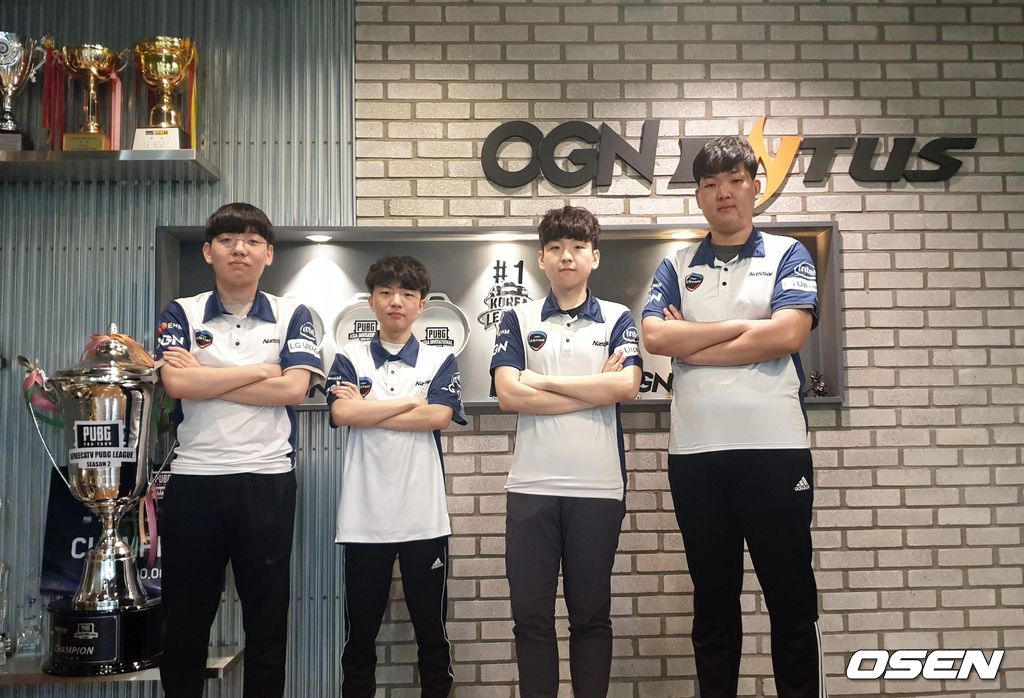 OGN 에이스 선수들. 왼쪽부터 '렝' 김성진, '미키' 김다현, '조이' 박혜민, '알파카' 방지민.