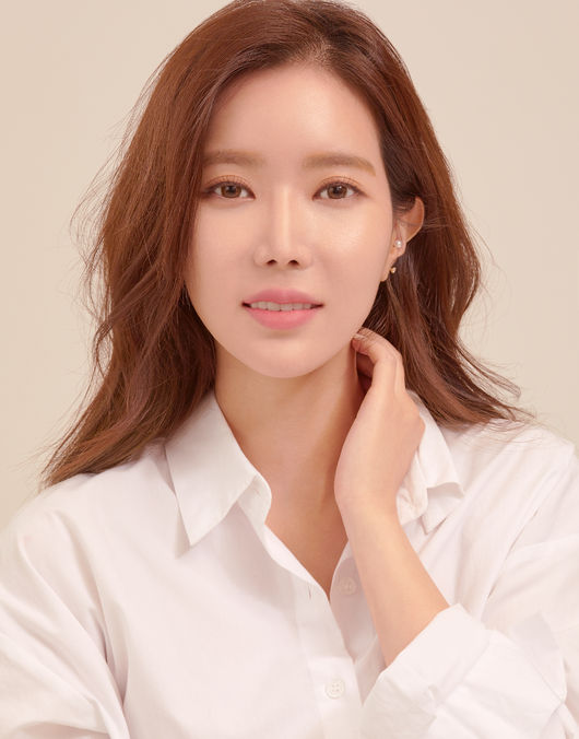 [사진=FN엔터테인먼트 제공] 배우 임수향이 '우아한 가'에서 여자 주인공 모석희 역으로 열연했다. 사진은 소속사에서 제공한 프로필 컷.