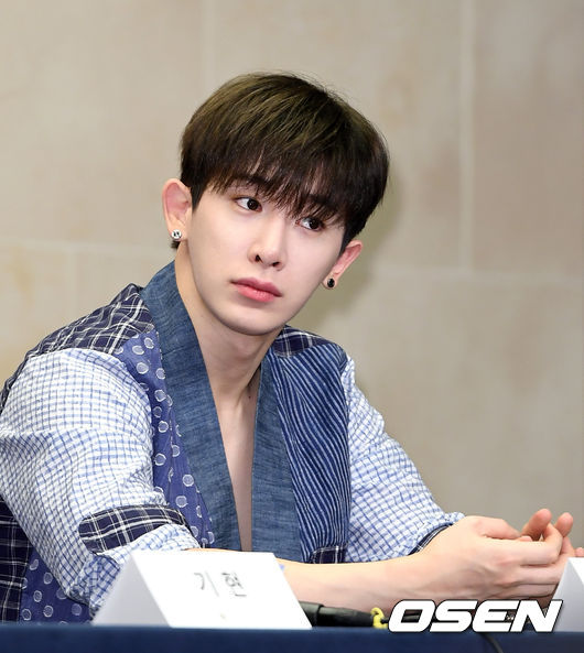 13일 오전 서울 마포구 스탠포드 호텔에서 tvN에 새 예능프로그램 '쇼! 오디오자키' 제작발표회가 열렸다.그룹 몬스타엑스 원호가 취재진의 질문을 듣고 있다./sunday@osen.co.kr