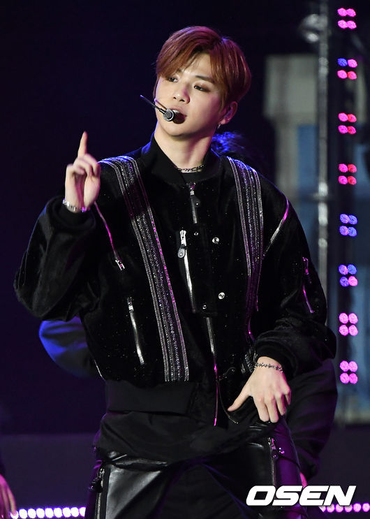 가수 강다니엘이 무대를 펼치고 있다. /dreamer@osen.co.kr