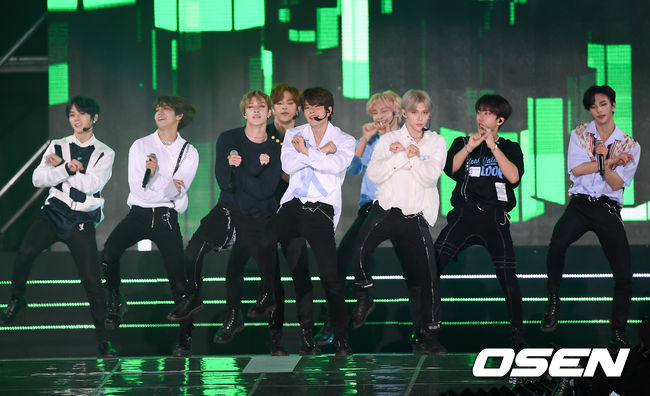 그룹 스트레이키즈가 멋진 무대를 펼치고 있다. / soul1014@osen.co.kr