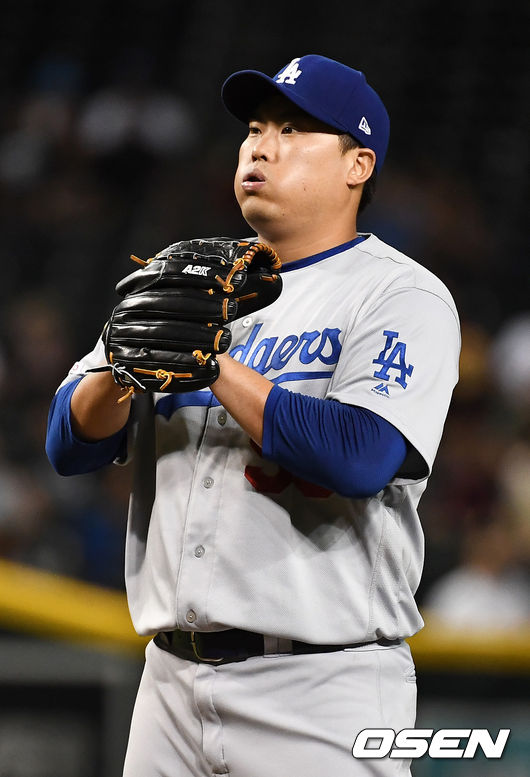 LA 선발 류현진이 마운드 위에서 숨을 고르고 있다./dreamer@osen.co.kr