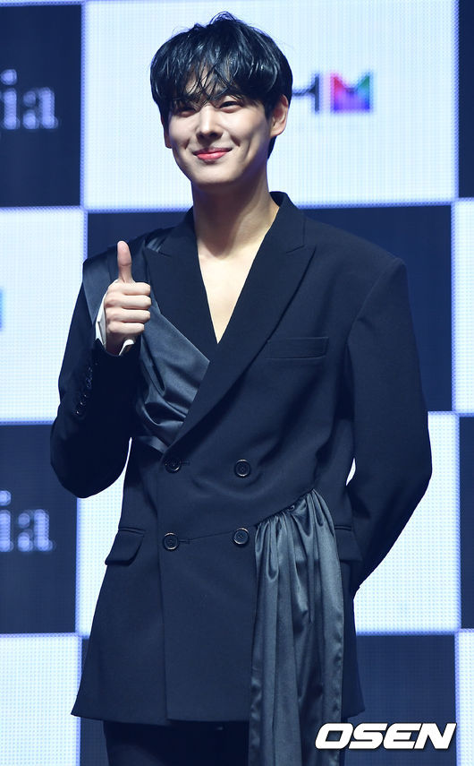 빅톤 최병찬이 포토타임을 하고 있다. /dreamer@osen.co.kr