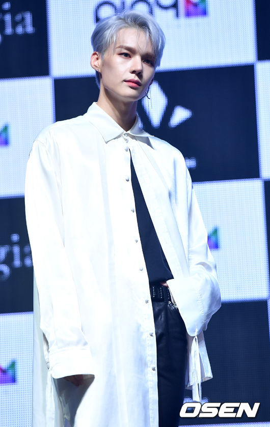 빅톤 임세준이 포토타임을 하고 있다. /dreamer@osen.co.kr