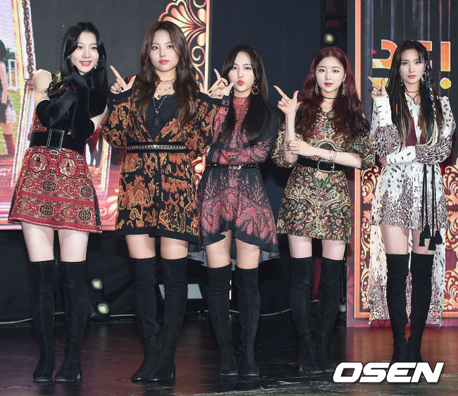 밴디트가 포토타임을 갖고 있다. / soul1014@osen.co.kr