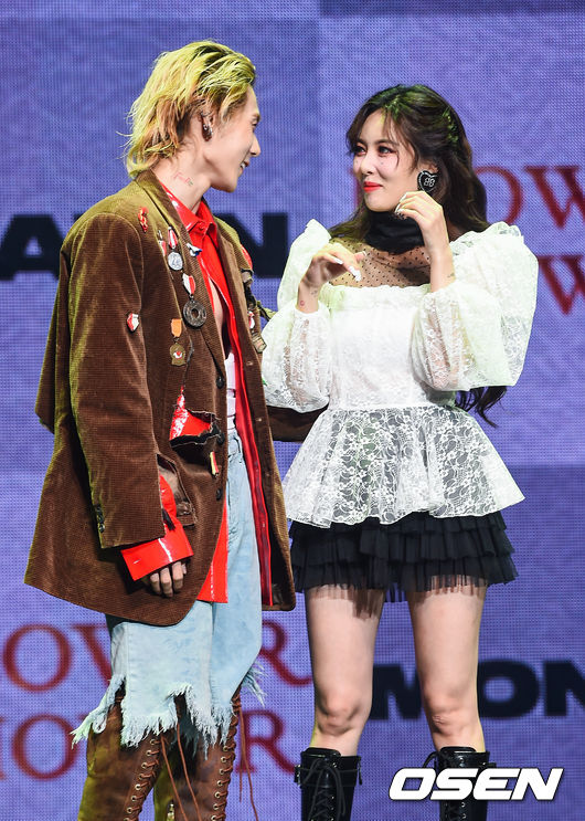 현아와 던이 포즈를 취하고 있다. / soul1014@osen.co.kr