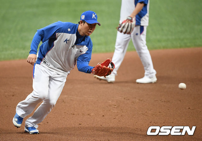 한국 최정이 수비 훈련을 하고 있다. /youngrae@osen.co.kr