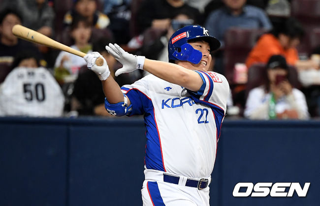 2회말 1사 2루 한국 김현수가 적시타를 때려내고 있다. /youngrae@osen.co.kr