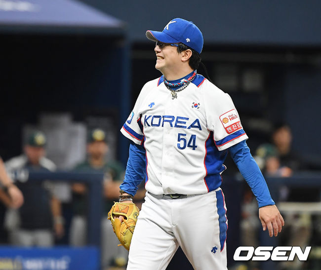4회초 2사 2루 한국 양현종이 이닝을 마친 뒤 숨을 고르고 있다. /youngrae@osen.co.kr