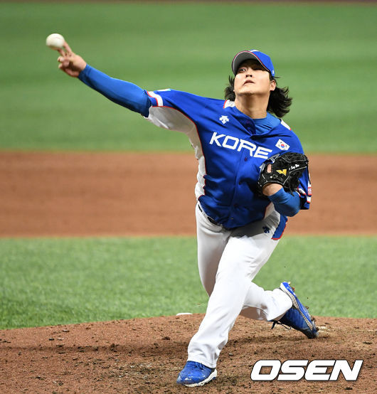 7일 오후 서울 고척스카이돔에서 '2019 세계야구소프트볼연맹(WBSC) 프리미어12' 예선 C조 대한민국과 캐나다의 경기가 열렸다.8회말 1사 2루에서 대한민국 조상우가 역투하고 있다./sunday@osen.co.kr