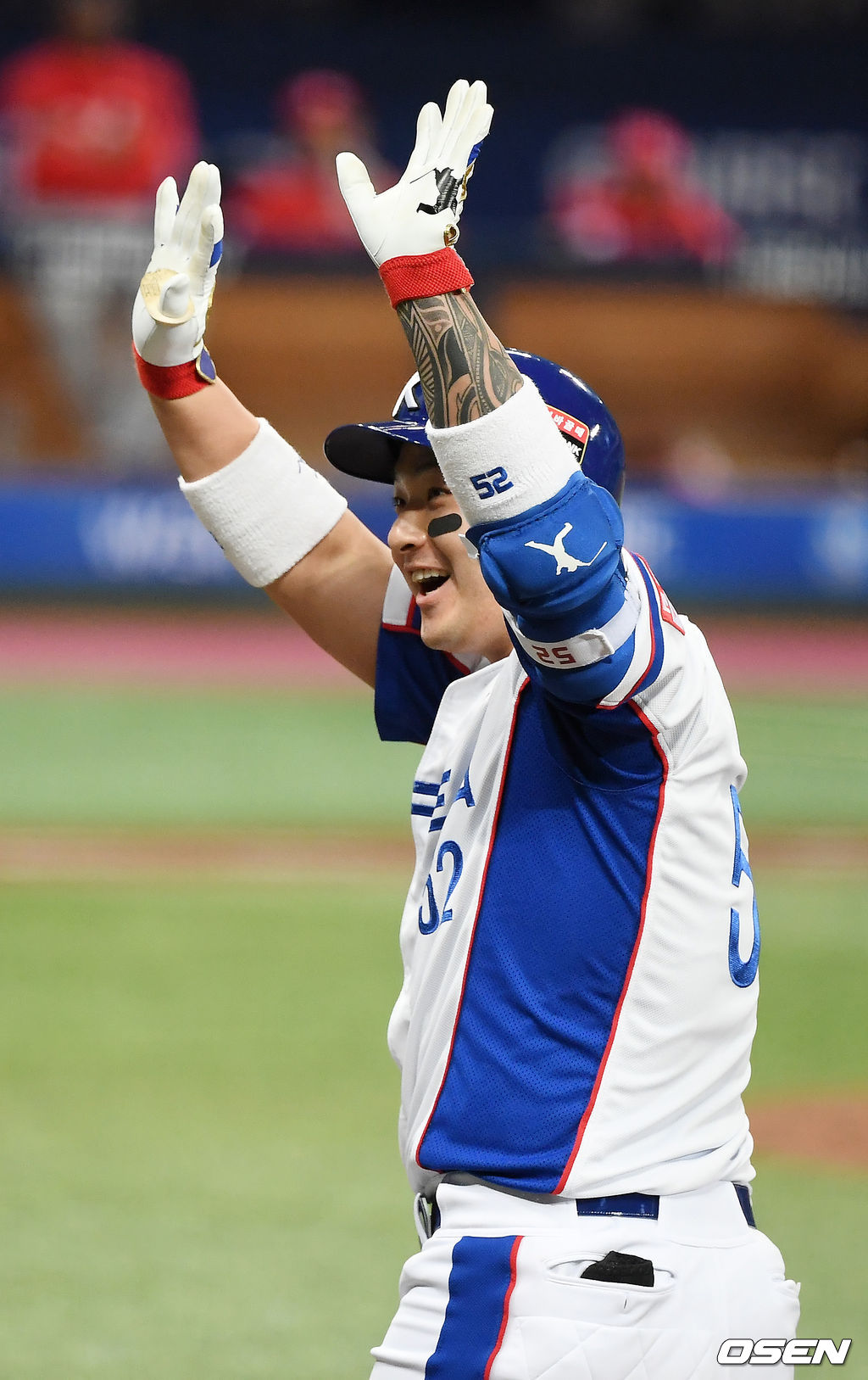 3회말 무사 한국 박병호가 안타를 때려낸 뒤 세레머니를 하고 있다, /youngrae@osen.co.kr