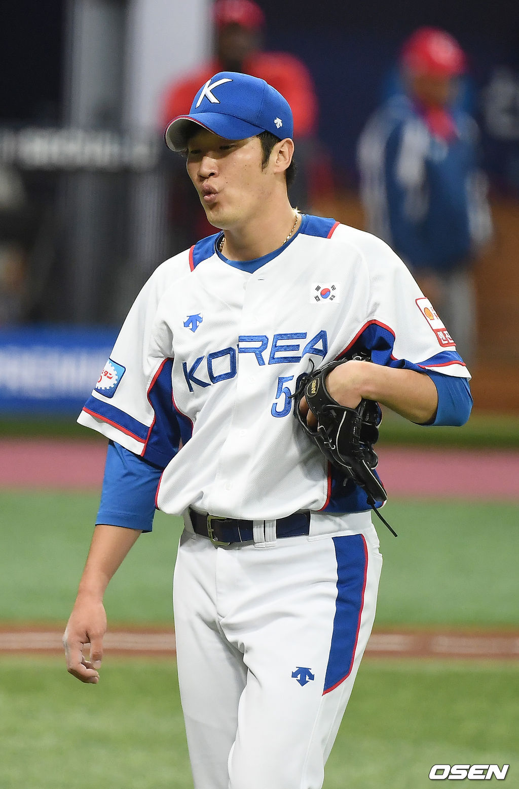 4회초 2사 1,2루 한국 박종훈이 이닝을 마친 뒤 더그아웃으로 들어오고 있다, /youngrae@osen.co.kr