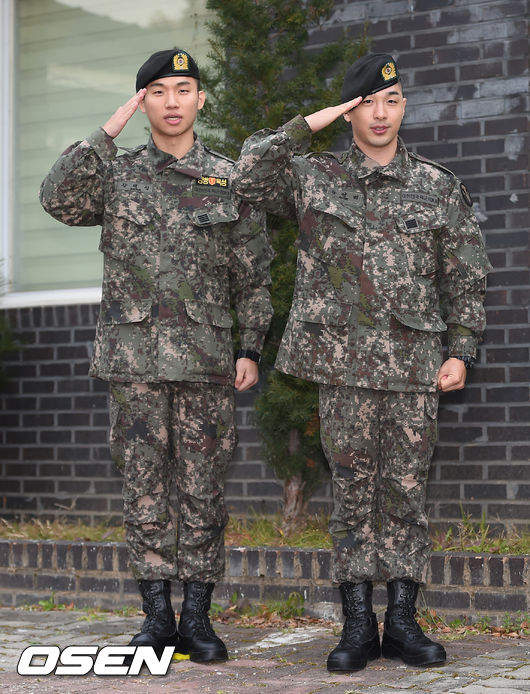 대성과 태양이 거수경례를 하고 있다. / soul1014@osen.co.kr