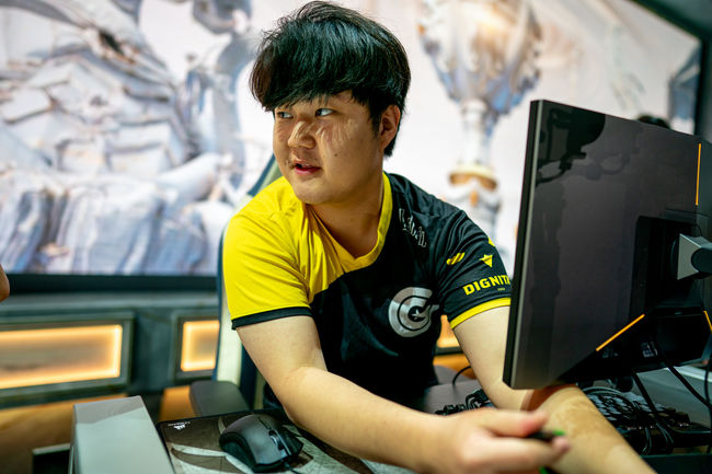 라이엇 게임즈 플리커.