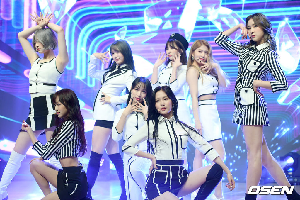 그룹 네이처가 무대를 선보이고 있다. /cej@osen.co.kr