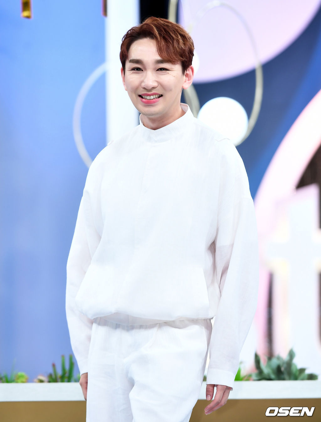 [사진=OSEN DB]배우 김호영이 포토타임을 갖고 있다. 