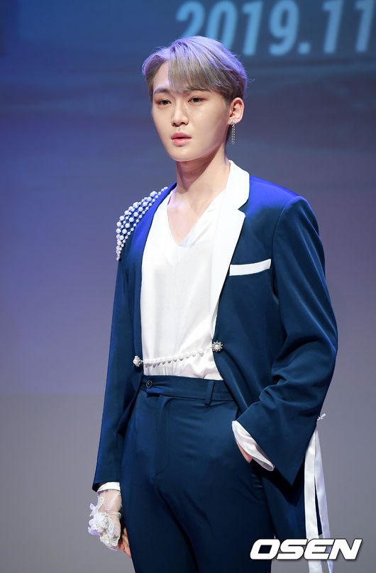 그룹 세븐어클락 루이가 포즈를 취하고 있다. /cej@osen.co.kr