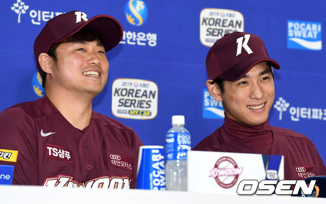 키움 이지영과 이정후가 참석해 미소짓고 있다. /dreamer@osen.co.kr