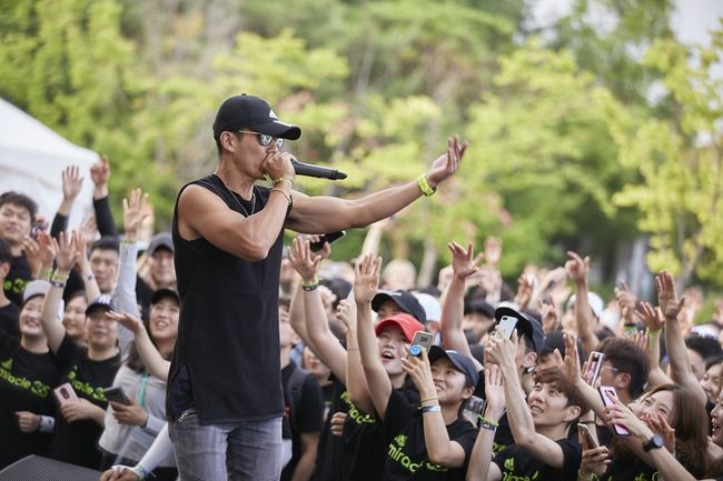[사진=YG엔터테인먼트 제공] 가수 션이 한국컴패션과 기부 마라톤 '원더슈즈'를 개최한다.